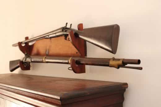 rifle-wall-benefits-of-a-wall-mount-gun-rack-520x346