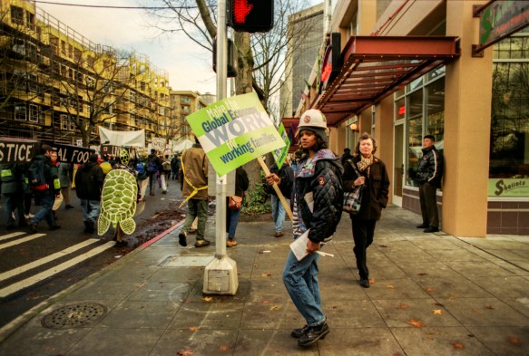 0009_WTO -march downtown2-.jpg_SSE_Fried